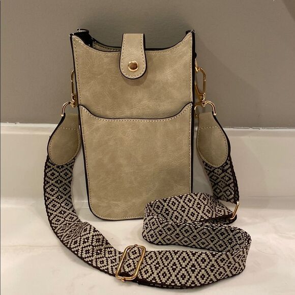 Cream Crossbody Bag with Geometric Guitar Strap and Flap & Zipper Closure - Picture 1 of 10